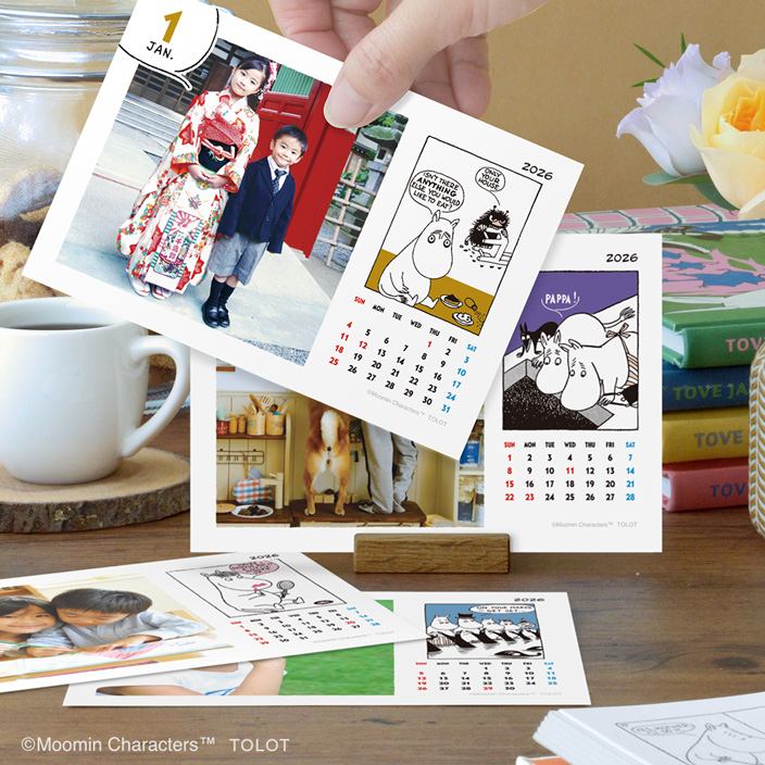 ハガキサイズの卓上型「MOOMIN フォトカレンダー The Panels」