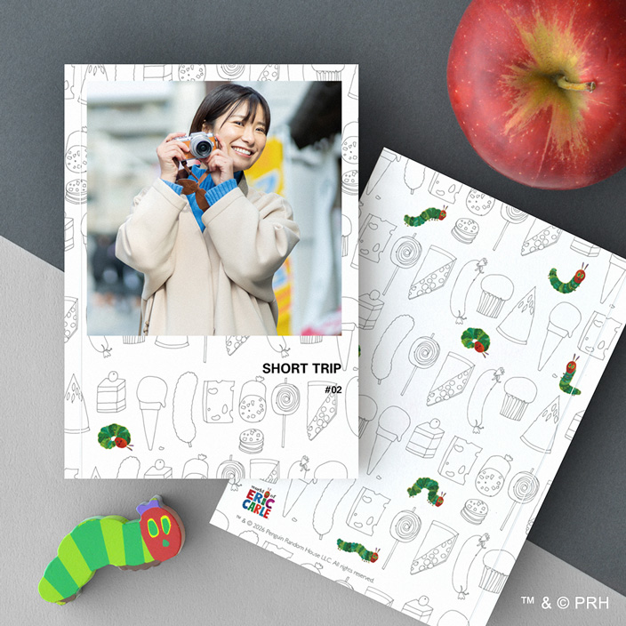 はらぺこあおむしがアクセントのモノトーン表紙コレクション | フォト